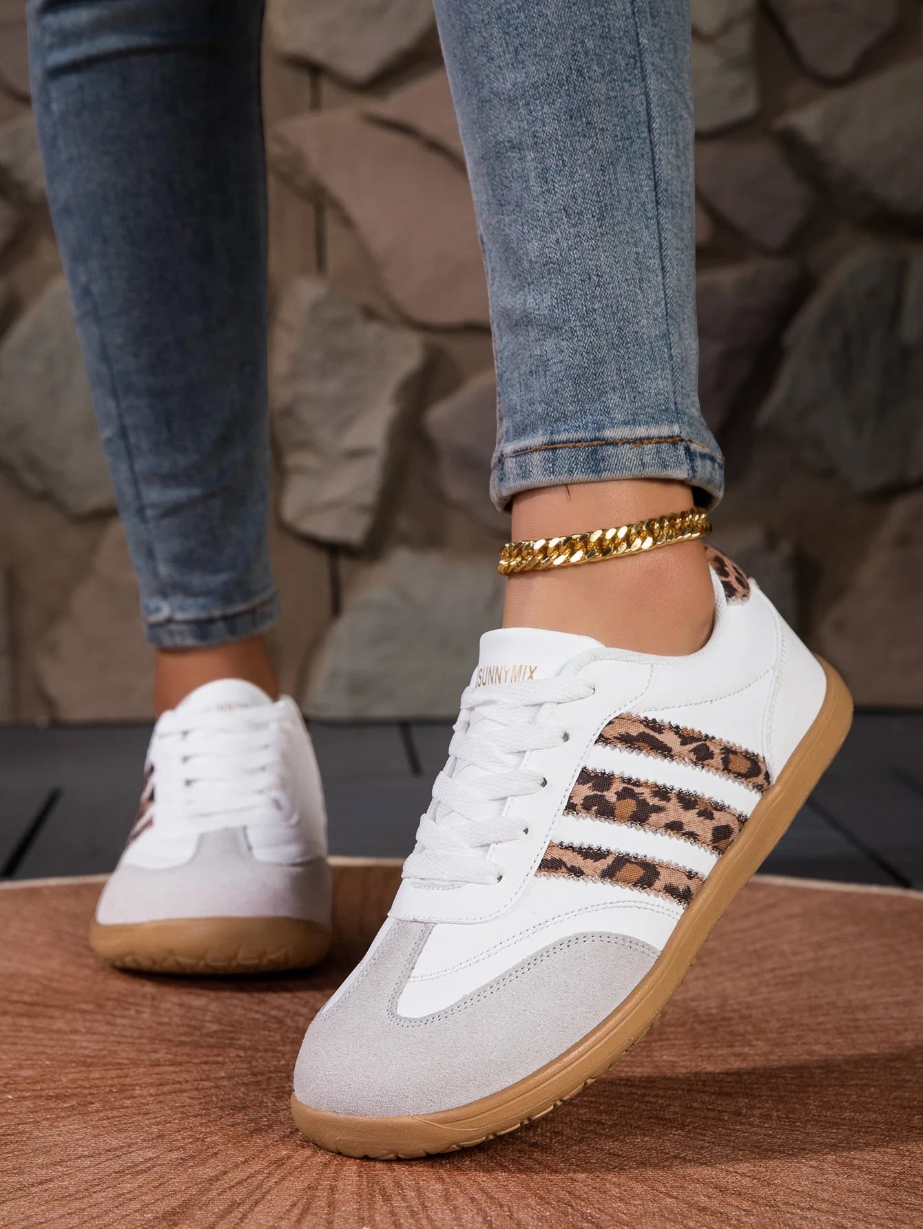 Wide Toe Shoes New Women Sneakers Comfortable Classical Shoes Outdoor Walking Sneakers Women Casual Flats Vulcanize Shoes Ladies
