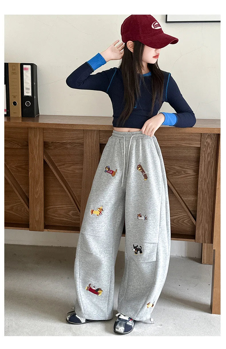 Girls' sweatpants Spring  Autumn 2026 New Children Dachshund embroidered curved knife pants Stylish girls casual sportspants