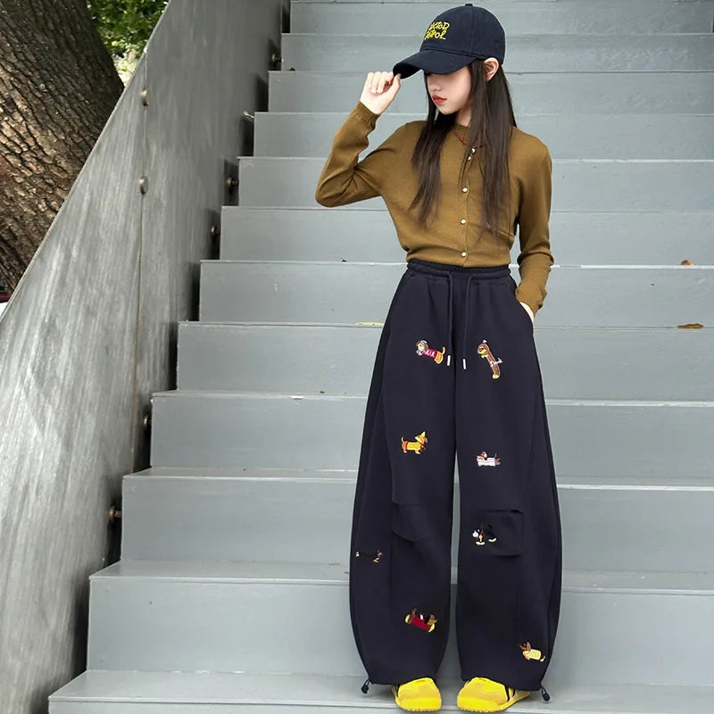 Girls' sweatpants Spring  Autumn 2026 New Children Dachshund embroidered curved knife pants Stylish girls casual sportspants