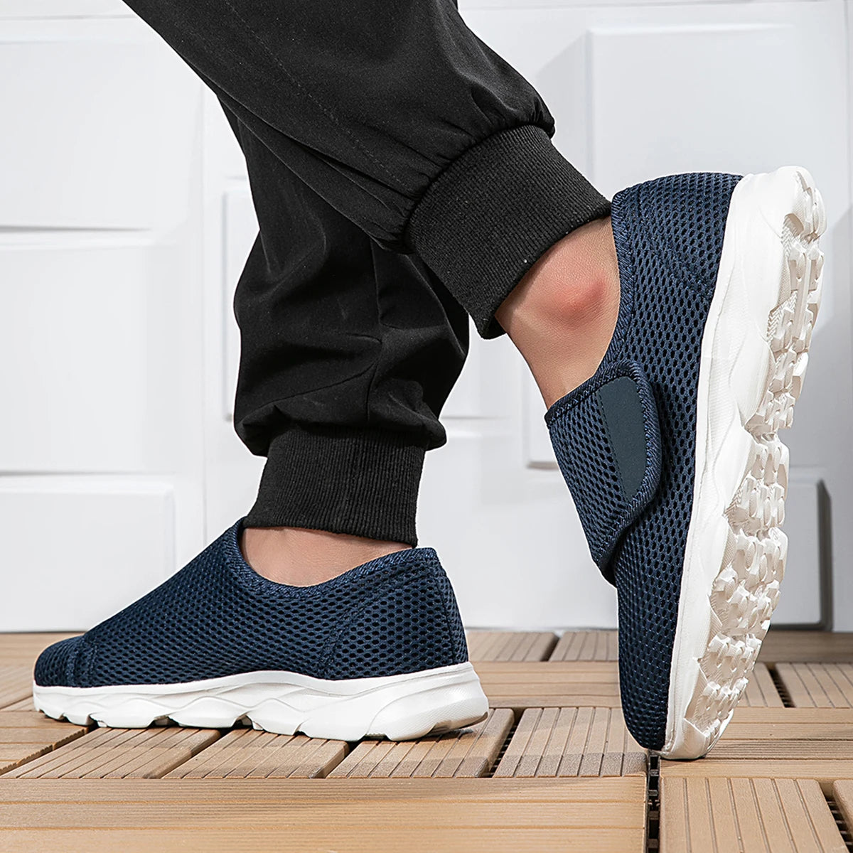 Orthopedics Wide Feet Swollen Shoes Thumb Eversion Adjusting Soft Comfortable Wide Fit Shoes for Women Walking Men Shoes Sneaker